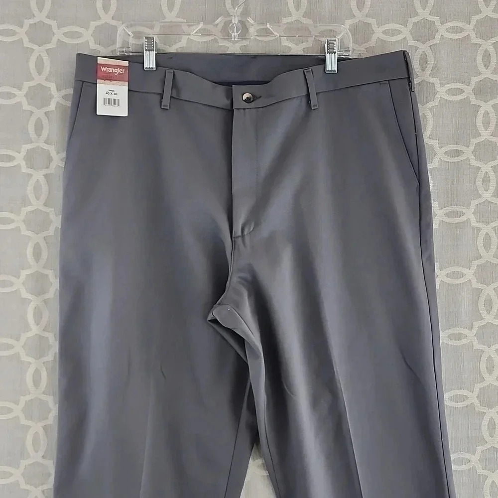 NWT Wrangler Authentic Ultimate Khaki Supreme Men's Dress Pants 40x30 - Picture 3 of 9